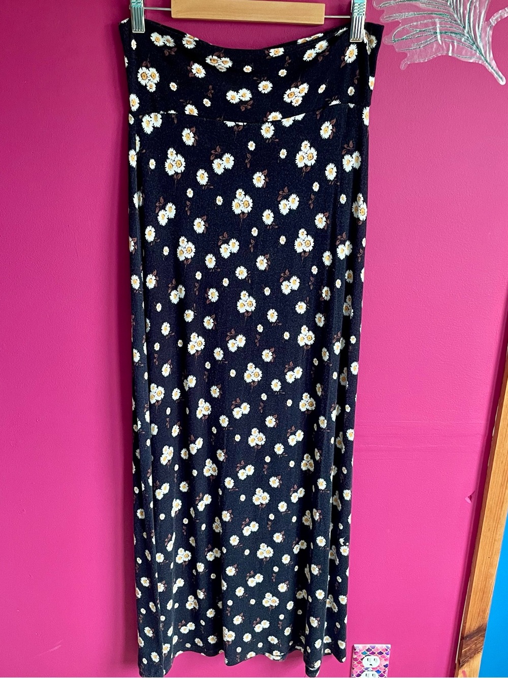 Charlotte Russe Black Daisy Maxi Skirt with White & Yellow Flowers